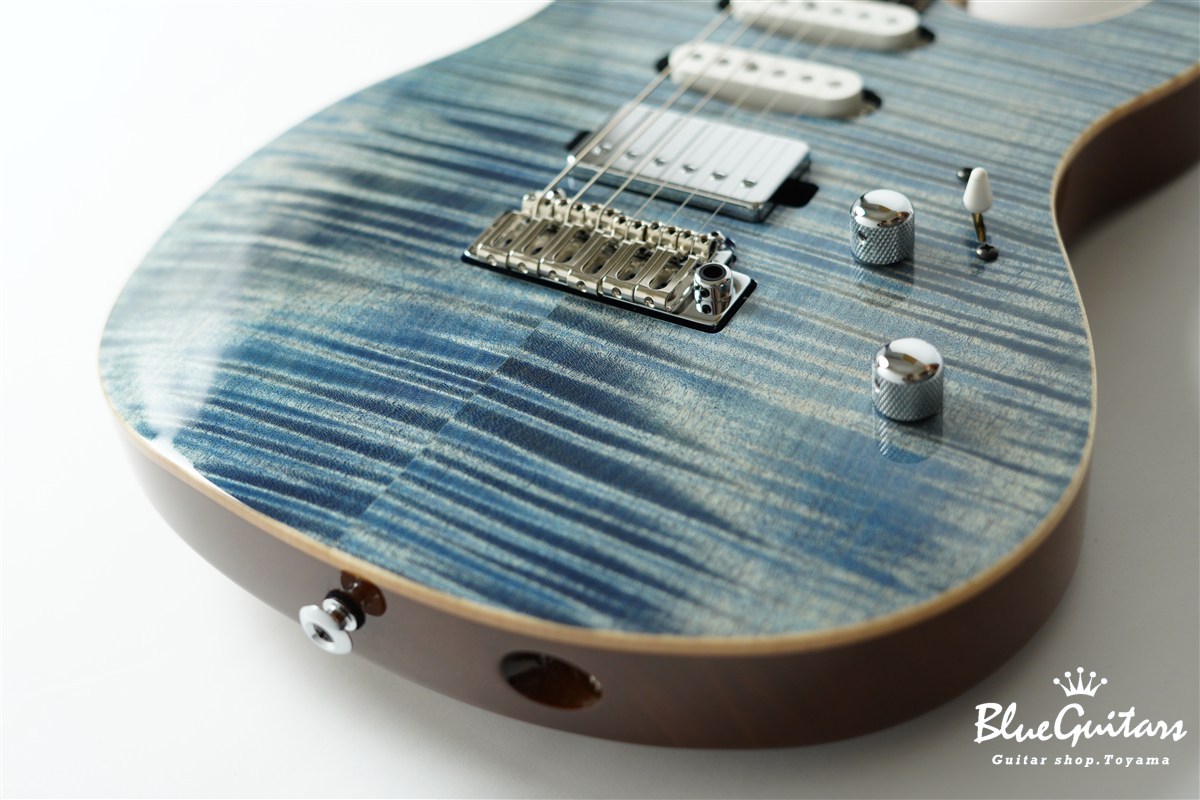 Black Smoker FUTURA-S SSH / Flame Maple Top, Fiji Mahogany Back