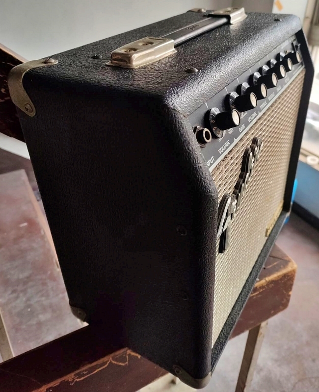 Fender Japan D-15 Studio Drive Celestion Eight15（中古）【楽器検索
