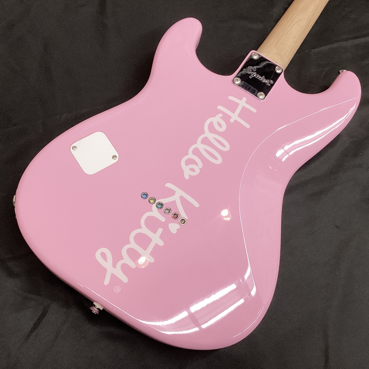Squier by Fender Limited Edition Hello Kitty Stratocaster (スク