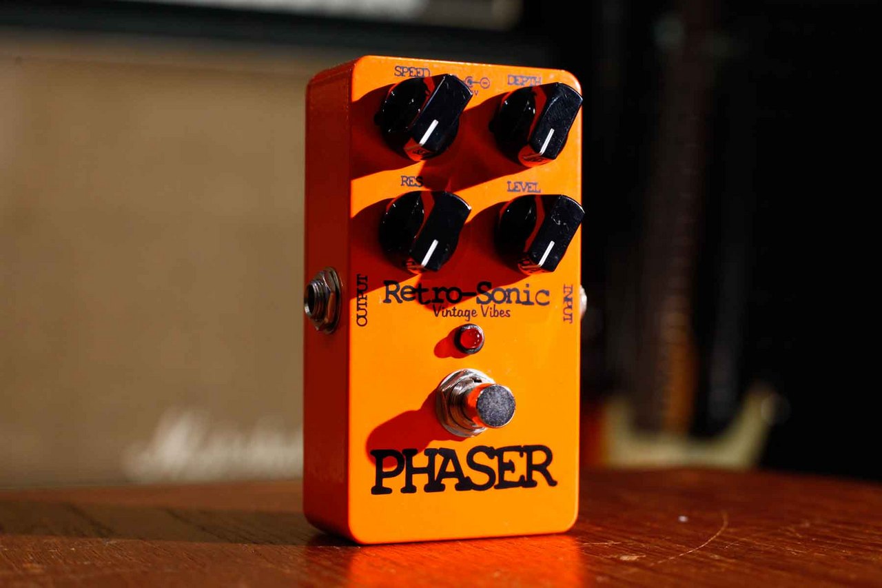 【Retro-Sonic】 Phaser Retro-Sonic】Phaserが4ノブ仕様になって再登場！ | イケベ新製品情報