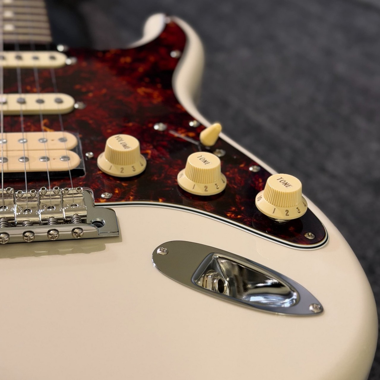 FGN J-STANDARD リアハム ストラトキャスター 日本製 美品 富士弦