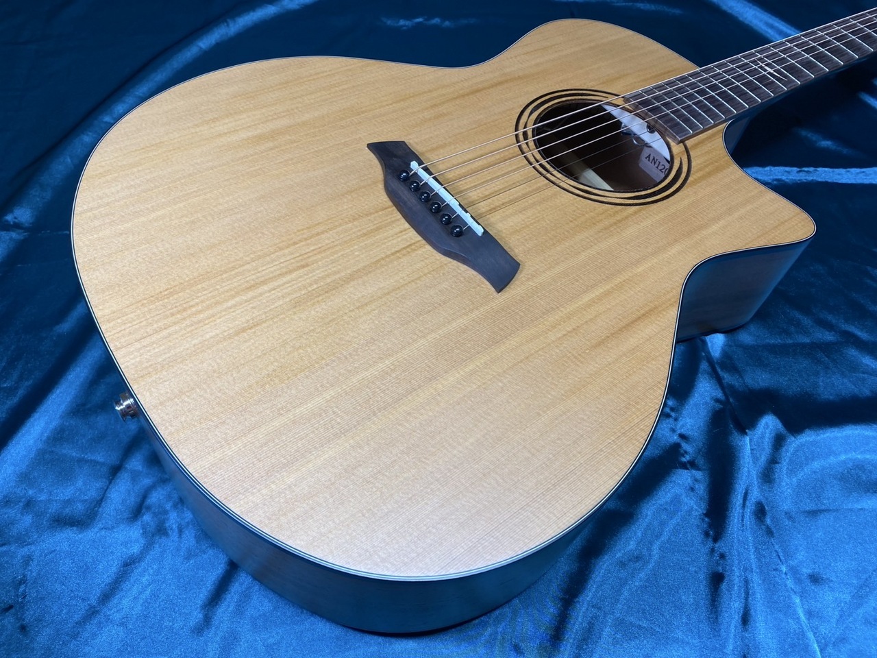 Baton Rouge AR11C / ACE（新品）【楽器検索デジマート】