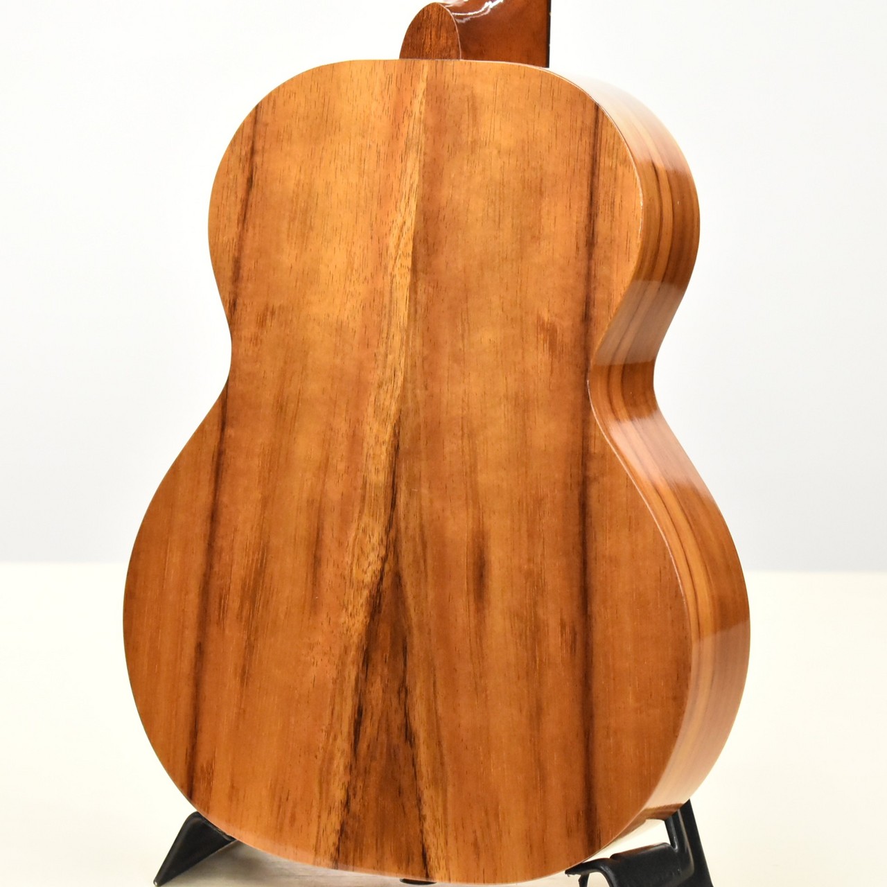 Kamaka 【クロサワ横浜店】【2009年製 中古】HF-3 【テナー/ハワイアン