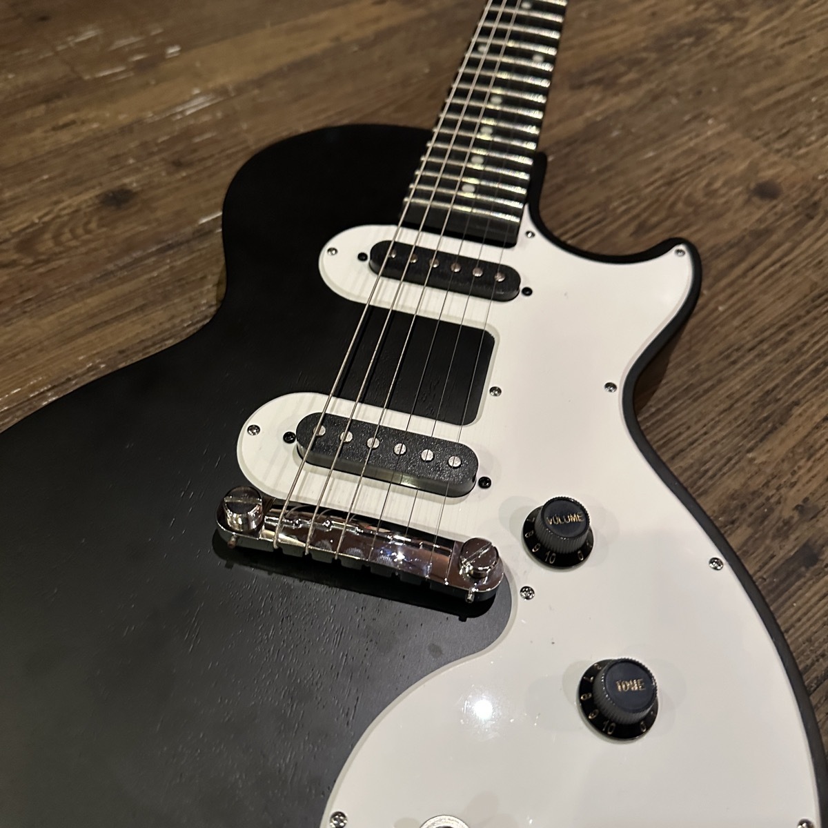 Epiphone Les Paul Melody Maker E1 EB Electric Guitar（中古/送料