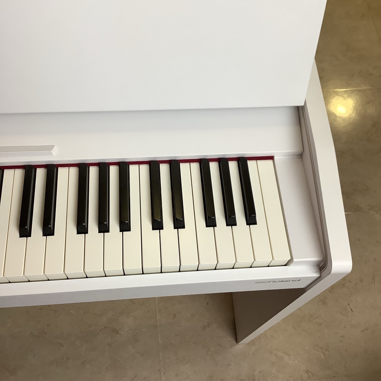 Roland F-140R（中古）【楽器検索デジマート】