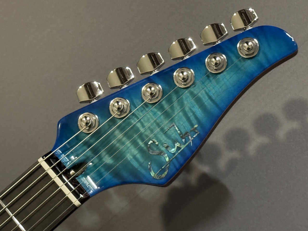 Suhr Custom Modern Bahama Blue Burst【1ピースボディ】【エンジェル