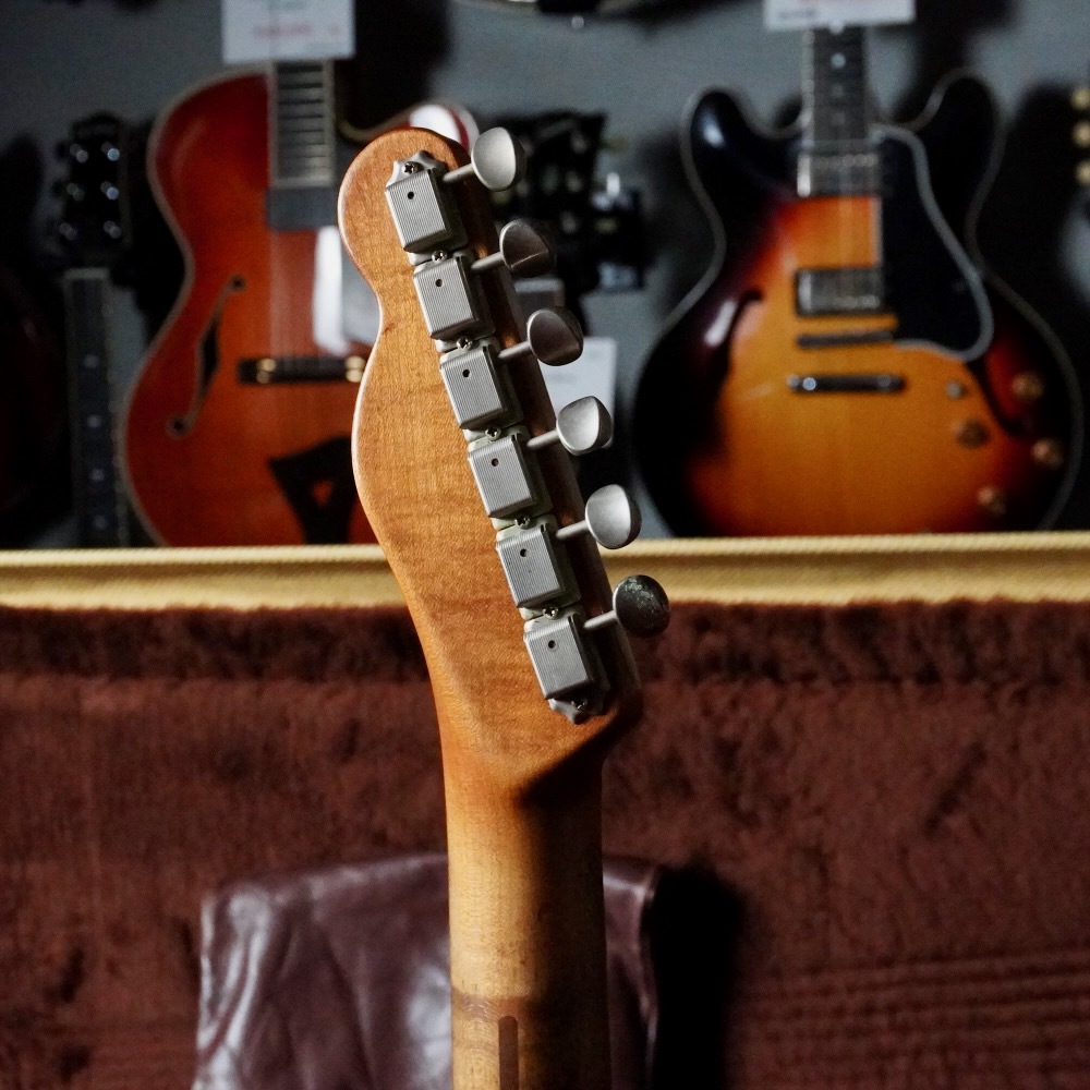 Nacho Guitars Early 50s Style Spanish Solid-Body guitar Blackguard