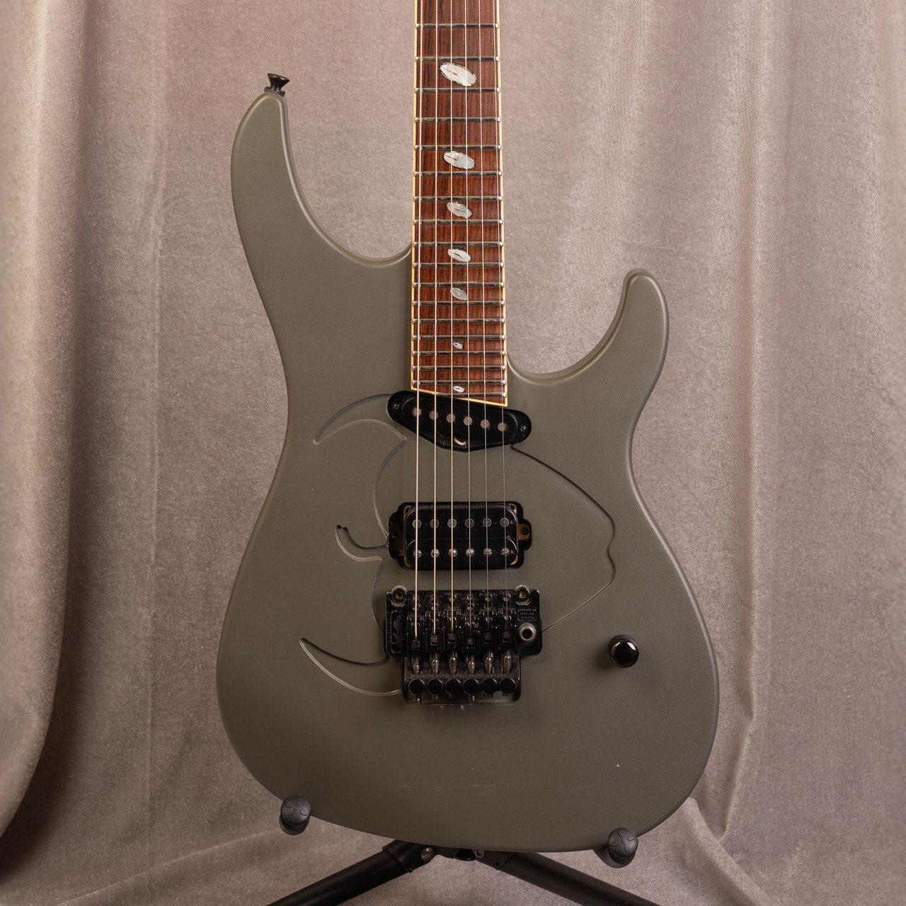 【希少】Caparison Apple Horn Sand Stone Caparison | Apple Horn Sand Stone – Zanshin Musical Instruments