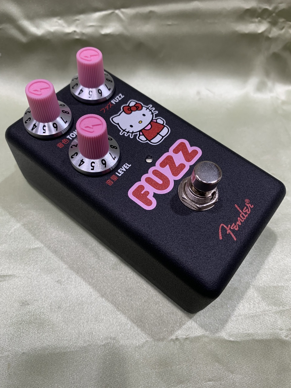 Fender Hello Kitty Fuzz Pedal Black【数量限定モデル】（新品