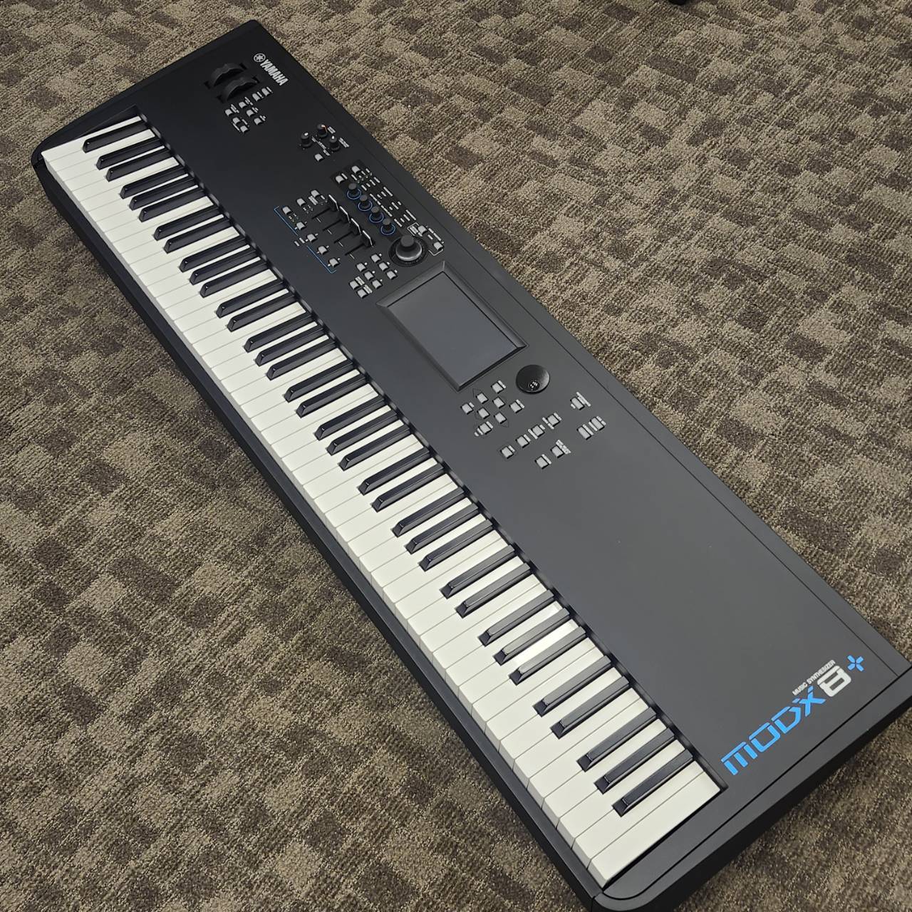 YAMAHA MODX8+