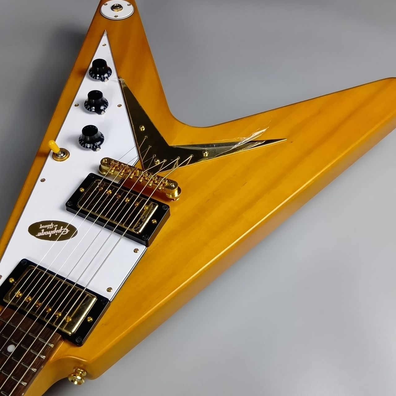 Epiphone ゴールド V型 エレキギター Epiphone Korina Flying V Aged Natural エレキギター（B級特価/送料