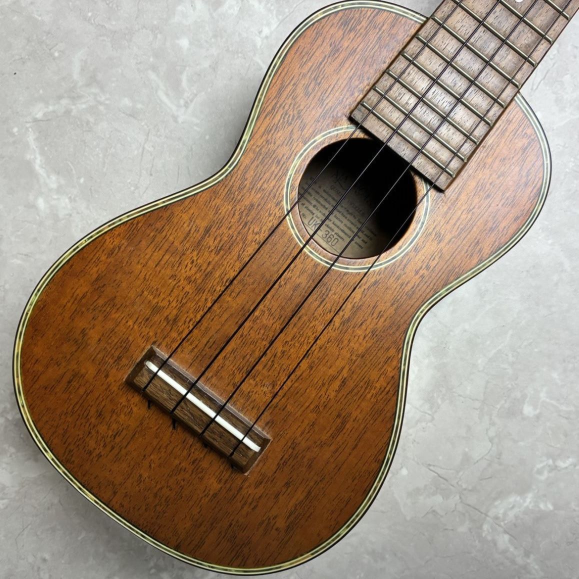 【中古】ウクレレ　ALA MOANA ALA MOANA (アラモアナ) フライングVウクレレ UK-850V 中国製