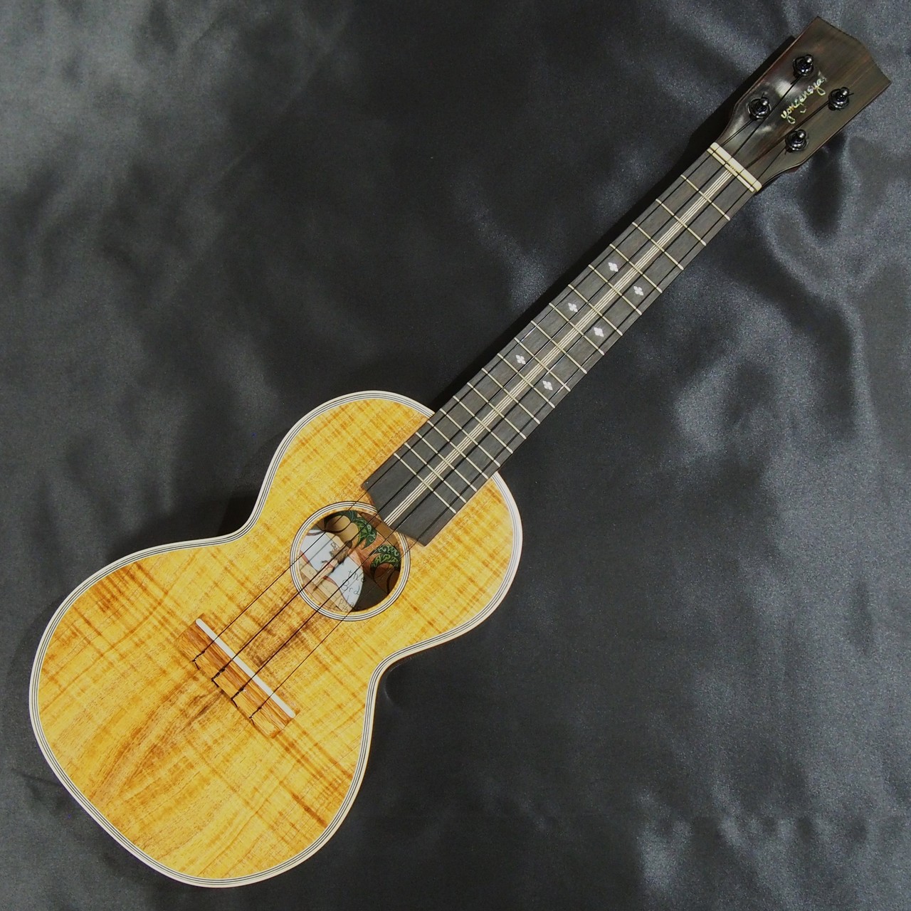 2001年作家ハンドメイド1点もの ウクレレを持ったHAWAIAN X'MAS 2001年作家ハンドメイド1点もの ウクレレを持ったHAWAIAN X\u0027MAS 2001年