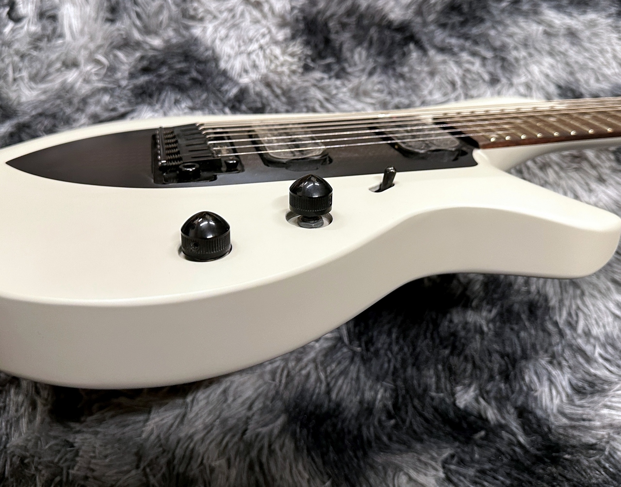 Sterling by MUSIC MAN Majesty MAJ170-CGR (Chalk Grey) -John