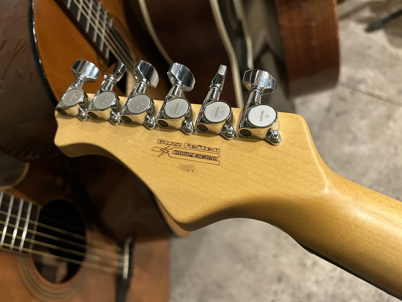 infinite infinite Trad T Solid Black Midium Aged Bare Knucle PU