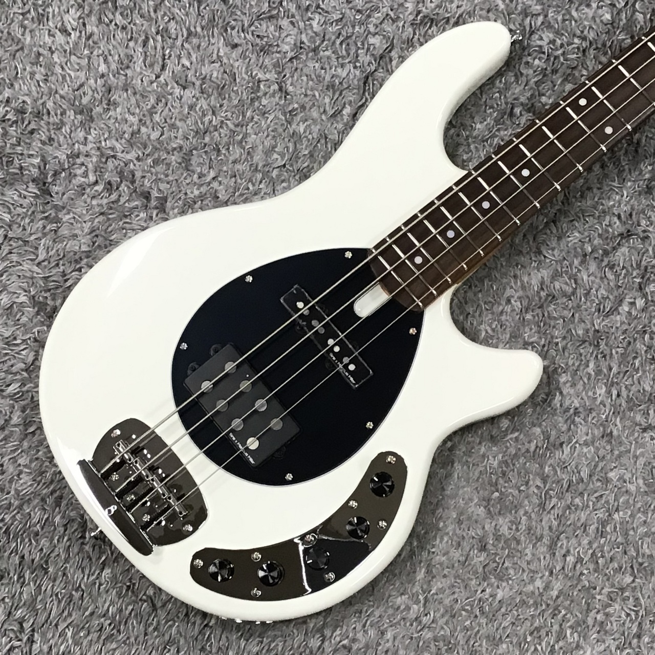 Sire Marcus Miller Z7 4-String AWH (Antique White) 【2024年最新