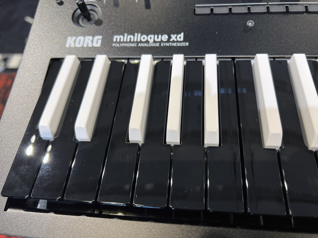KORG minilogue xd Inverted [minilogue-xd BW] ブラックホワイト(店頭