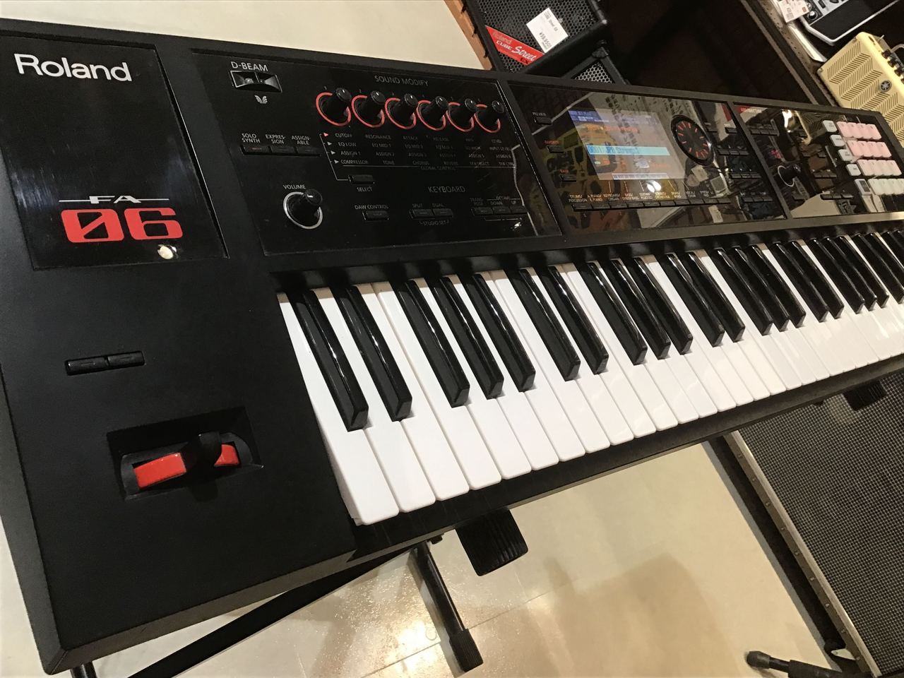 Roland FA-06（中古）【楽器検索デジマート】