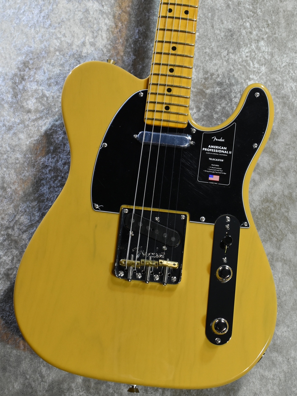 Fender American Professional II Tel 美品です Fender American Professional II Telecaster 3-Color Sunburst