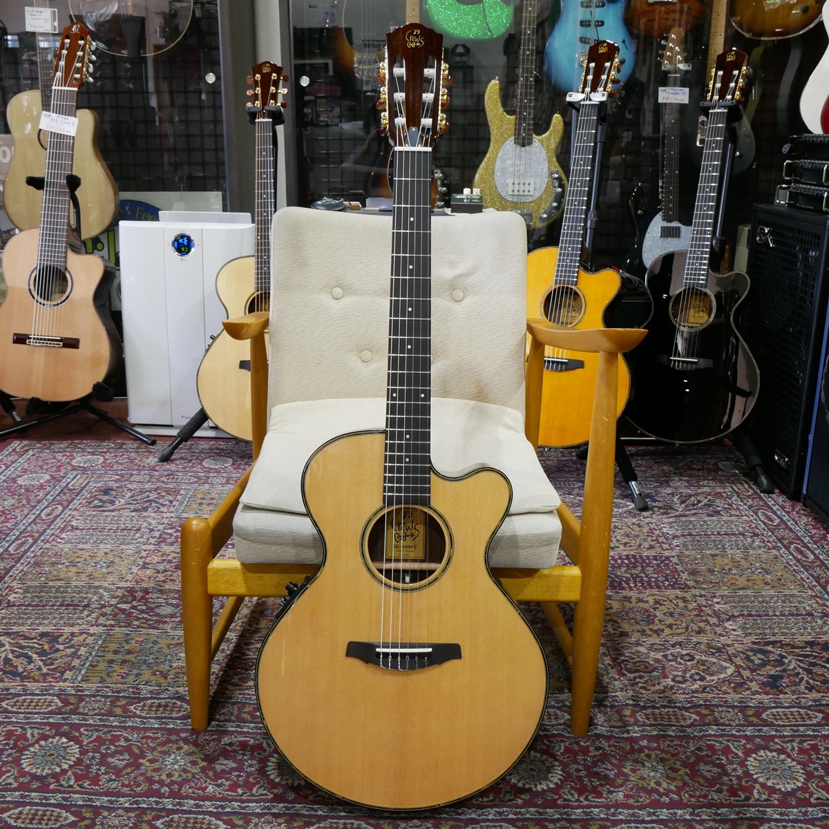 Crews Maniac Sound EG-1500C / Natural 【抜群の演奏性を誇る