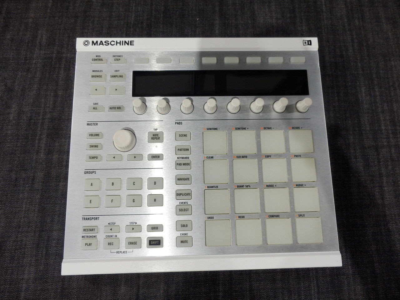 NATIVE INSTRUMENTS MASCHINE mk2 WHITE（中古/送料無料）【楽器検索