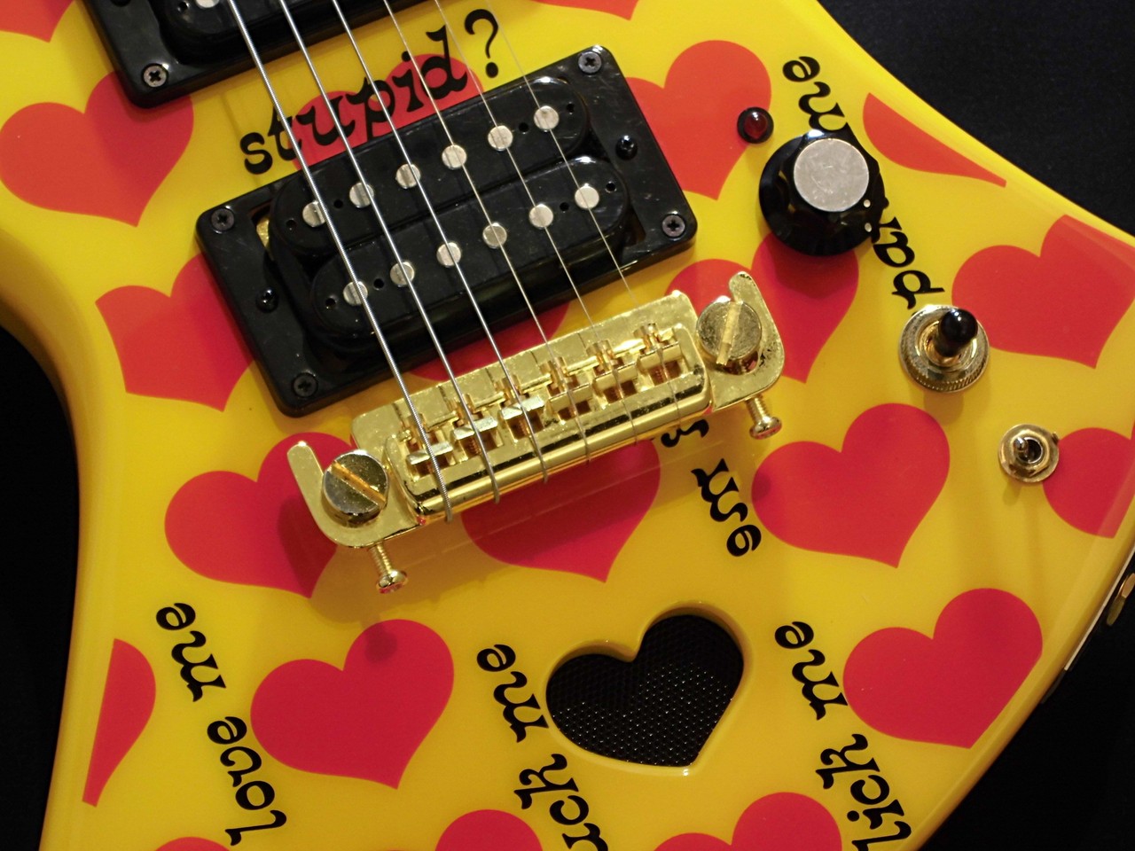 Burny YH-Jr. / Heart Yellow【中古品】【アンプ内蔵ミニギター
