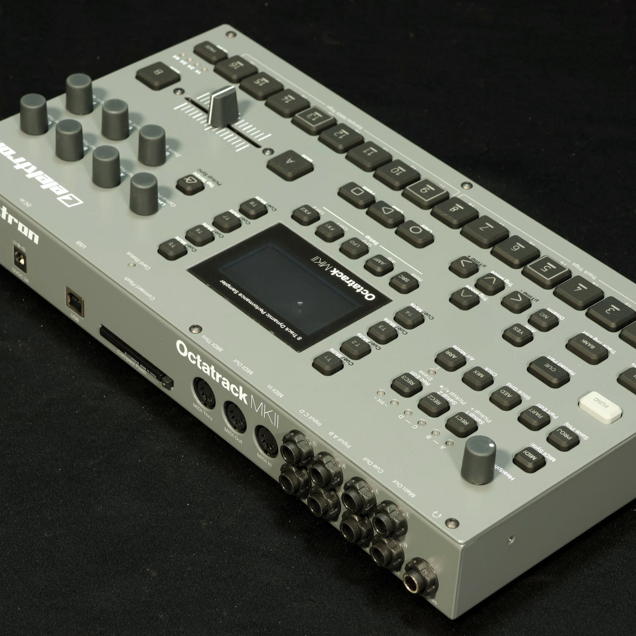 Octatrack MKⅡ Elektron ELEKTRONが誇る8トラック・ダイナミック・パフォーマンス・サンプラー