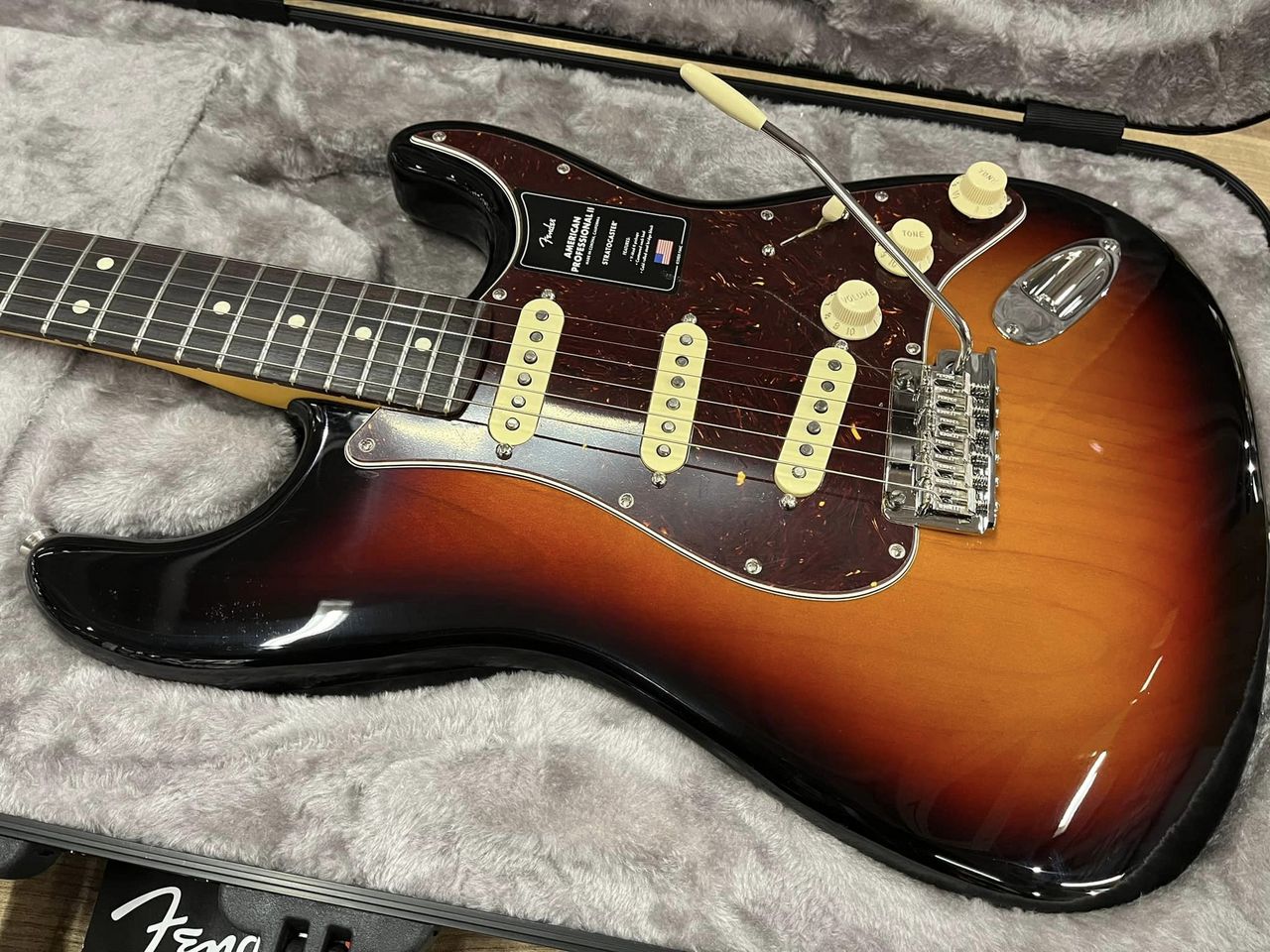 Fender AMERICAN PROFESSIONAL II STRATOCASTER 3 Tone Sunburst（新品 