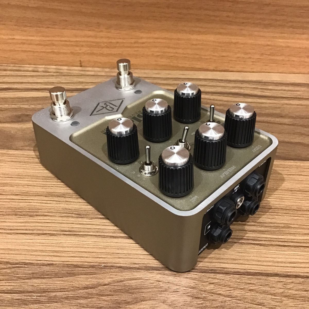 Universal Audio （ユニバーサルオーディオ）UAFX Golden Reverberator コンパクトエフェクター  ステレオリバーブペダル（新品/送料無料）【楽器検索デジマート】