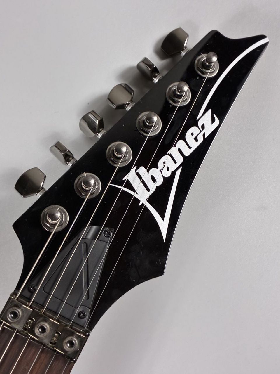 Ibanez 日本未発売 海外モデル S570AH SWK Silver Wave Black【現物