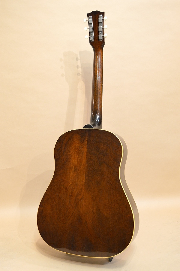 Gibson J-50 ビンテージ　貴重レギュラーネック Gibson J-50 ビンテージ 貴重レギュラーネック