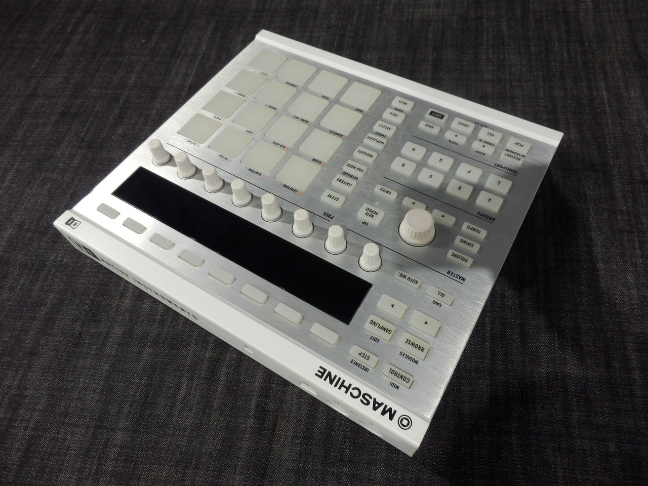 NATIVE INSTRUMENTS MASCHINE mk2 WHITE（中古/送料無料）【楽器検索デジマート】