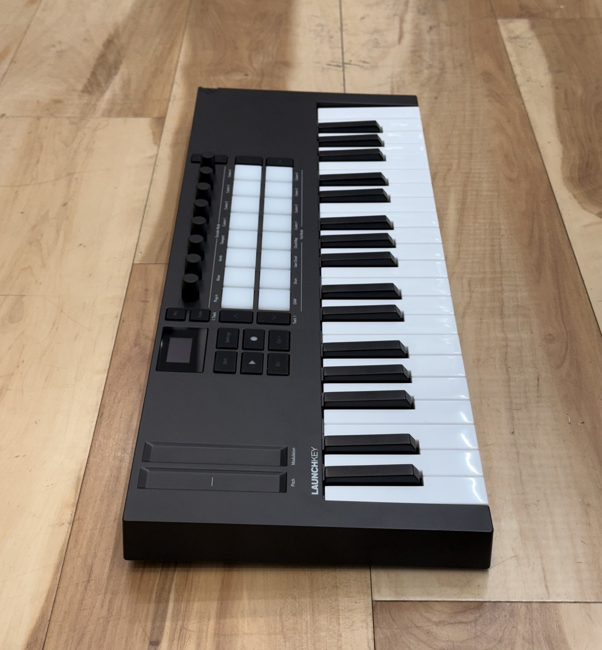 Novation Launchkey Mini 37 Mk4（中古）【楽器検索デジマート】