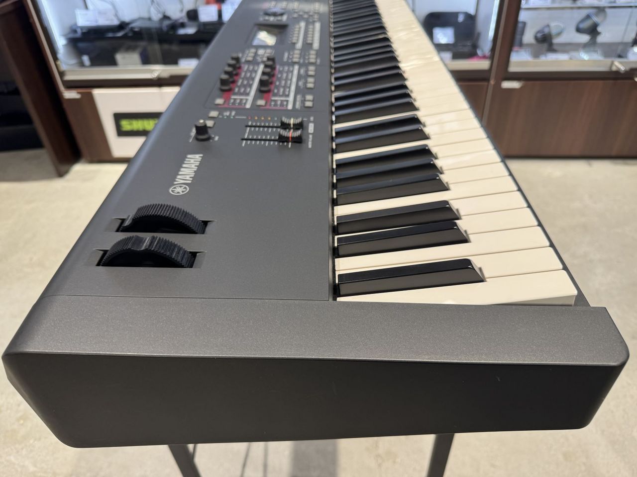 YAMAHA MOX8 88鍵盤シンセサイザー ステージピアノ（中古/送料無料