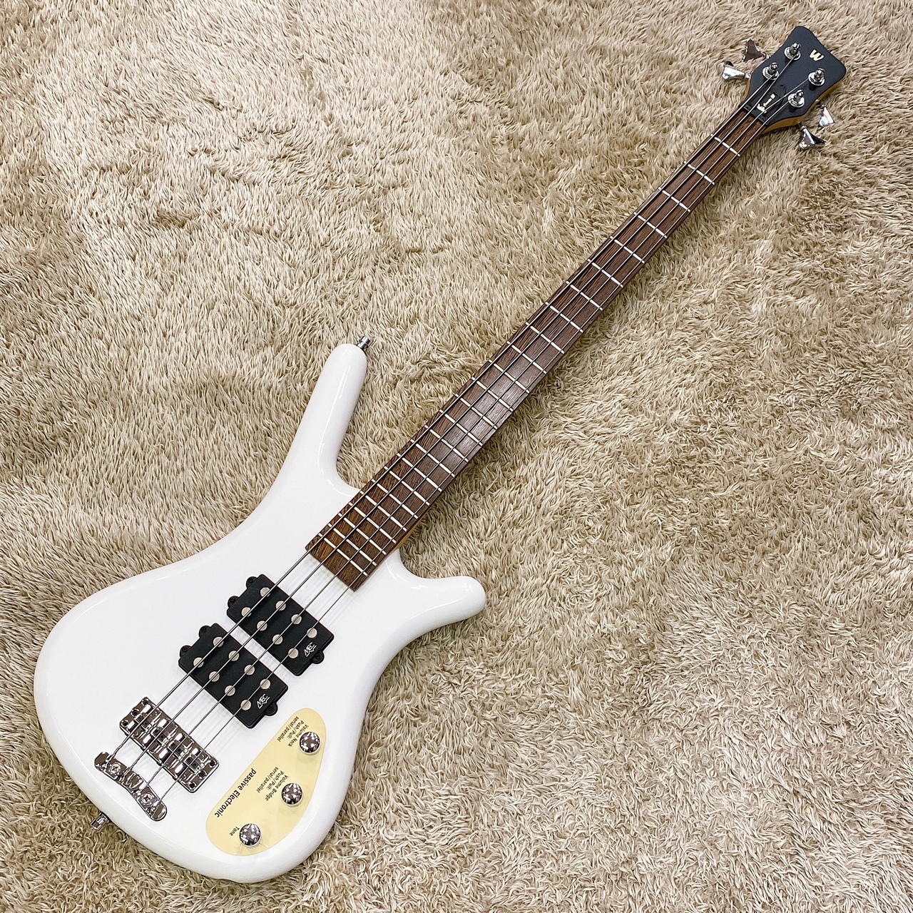 Warwick RockBass Corvette 
 4st White High Polish