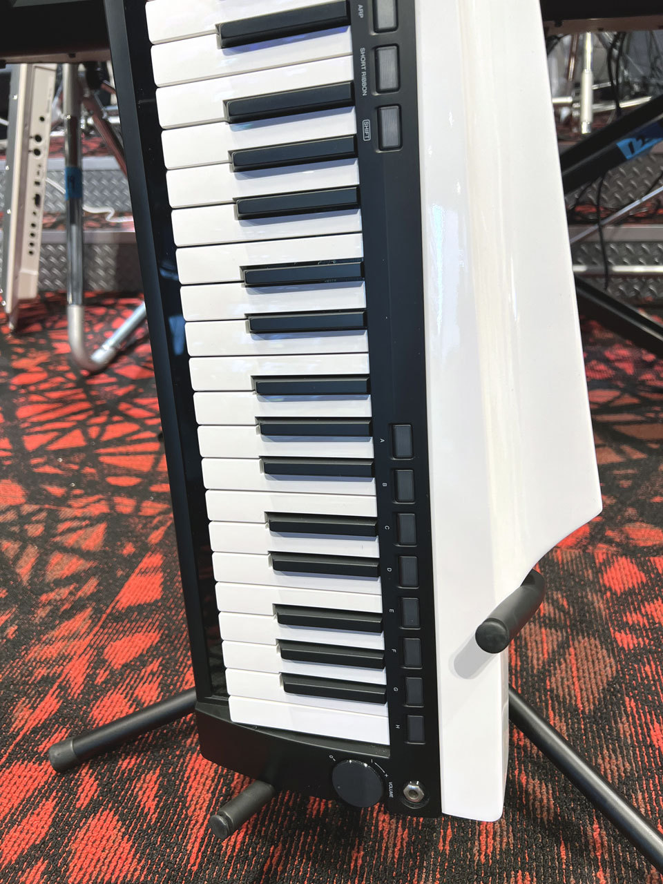 KORG KORG RK-100S 2 ホワイト RK-100S2-WH(店頭展示品)（B級特価/送料