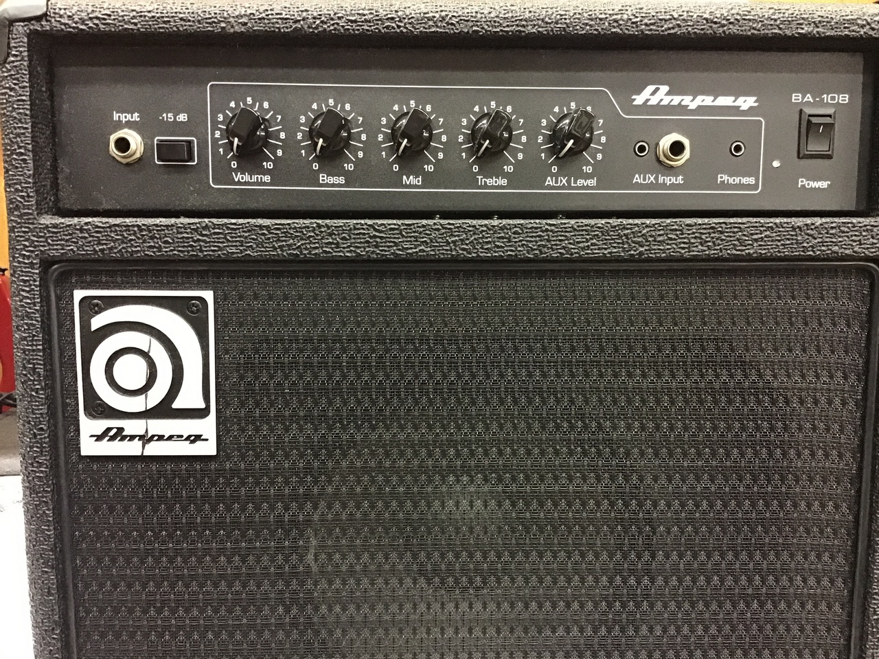 Ampeg BA-108 V2 美品 Ampeg BA108 V2（中古）【楽器検索デジマート】