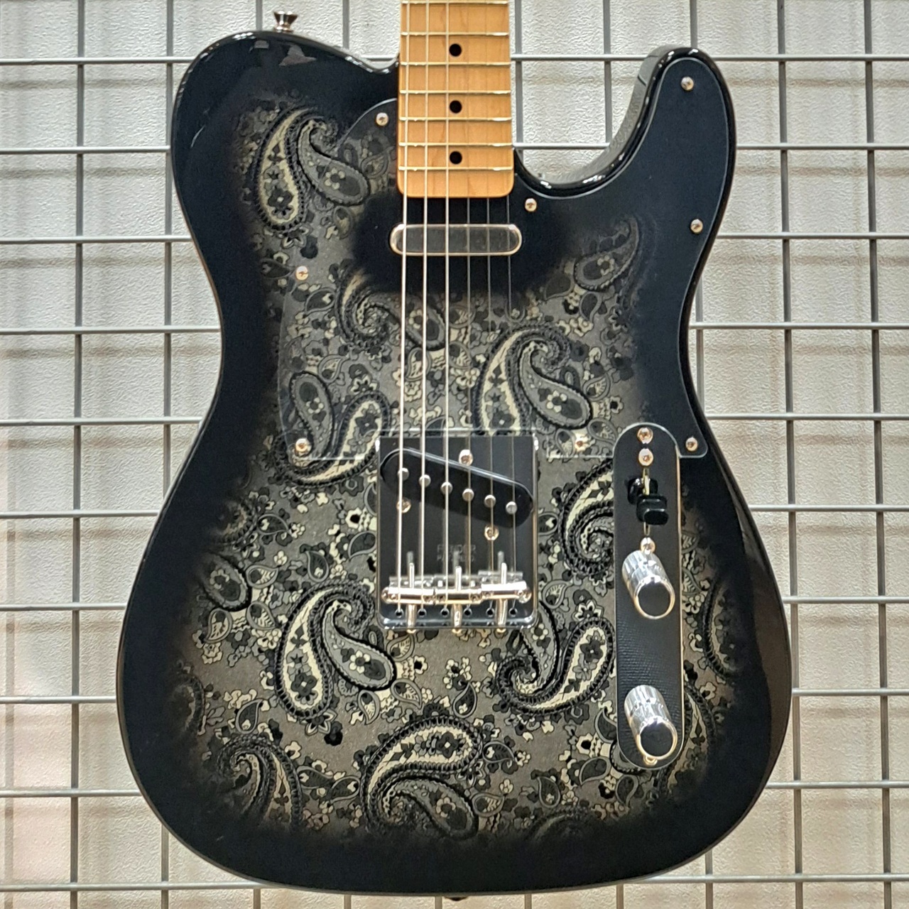 最終値下げ　 showman プラックペイズリーテレキャスター 最終値下げ showman プラックペイズリーテレキャスター 最終