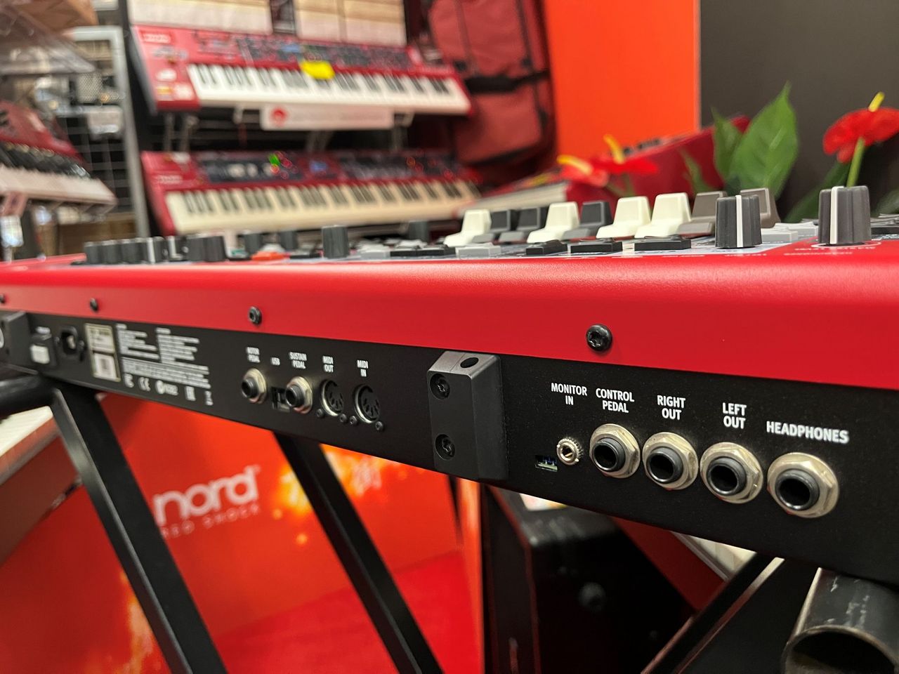 CLAVIA NORD ELECTRO6D 61【中古】（中古）【楽器検索デジマート】