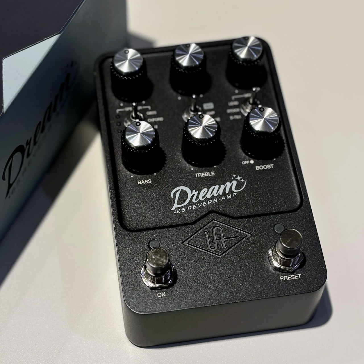 Universal Audio UAFX Dream '65 Reverb Amplifier コンパクト