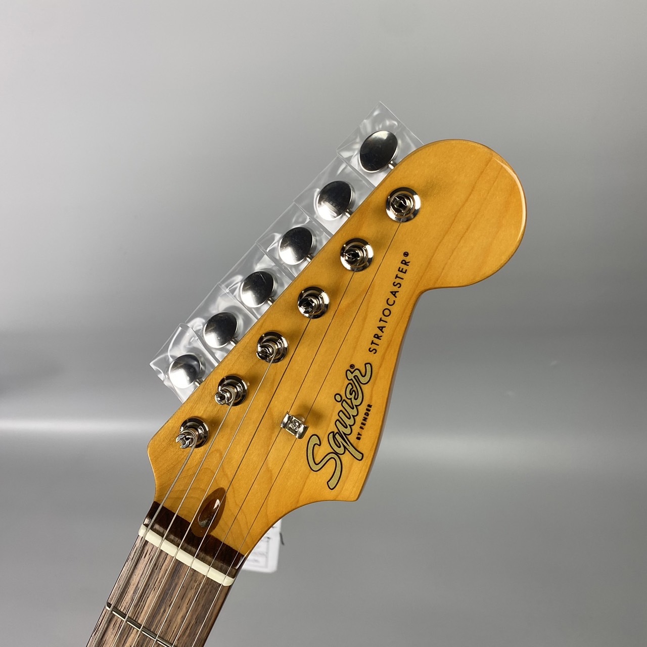 Squier by Fender Classic Vibe '60s Stratocaster 3-Color Sunburst