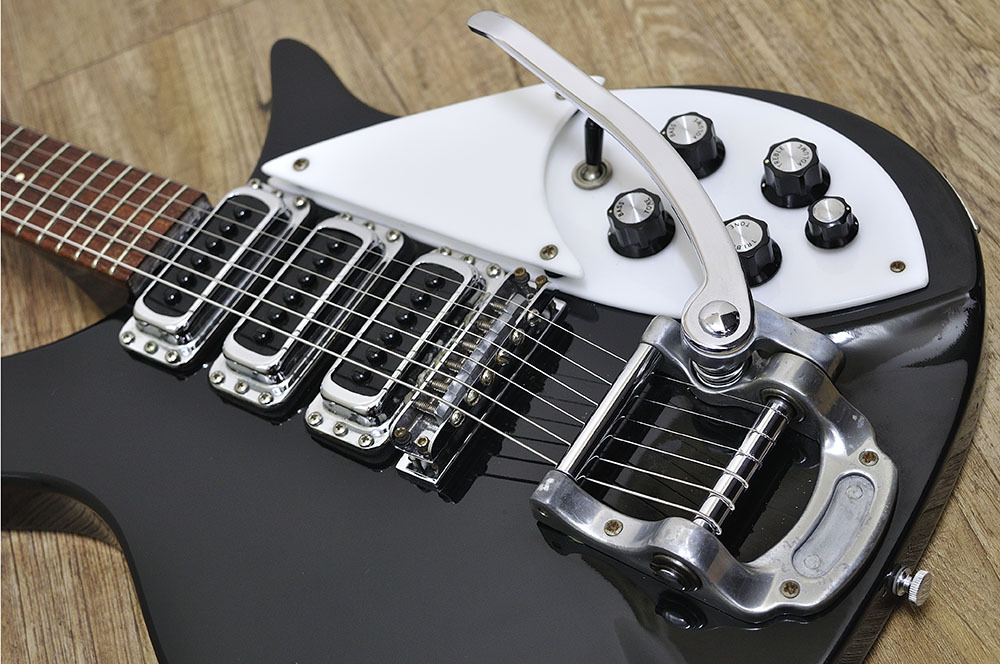 Rickenbacker 320（ビンテージ）【楽器検索デジマート】