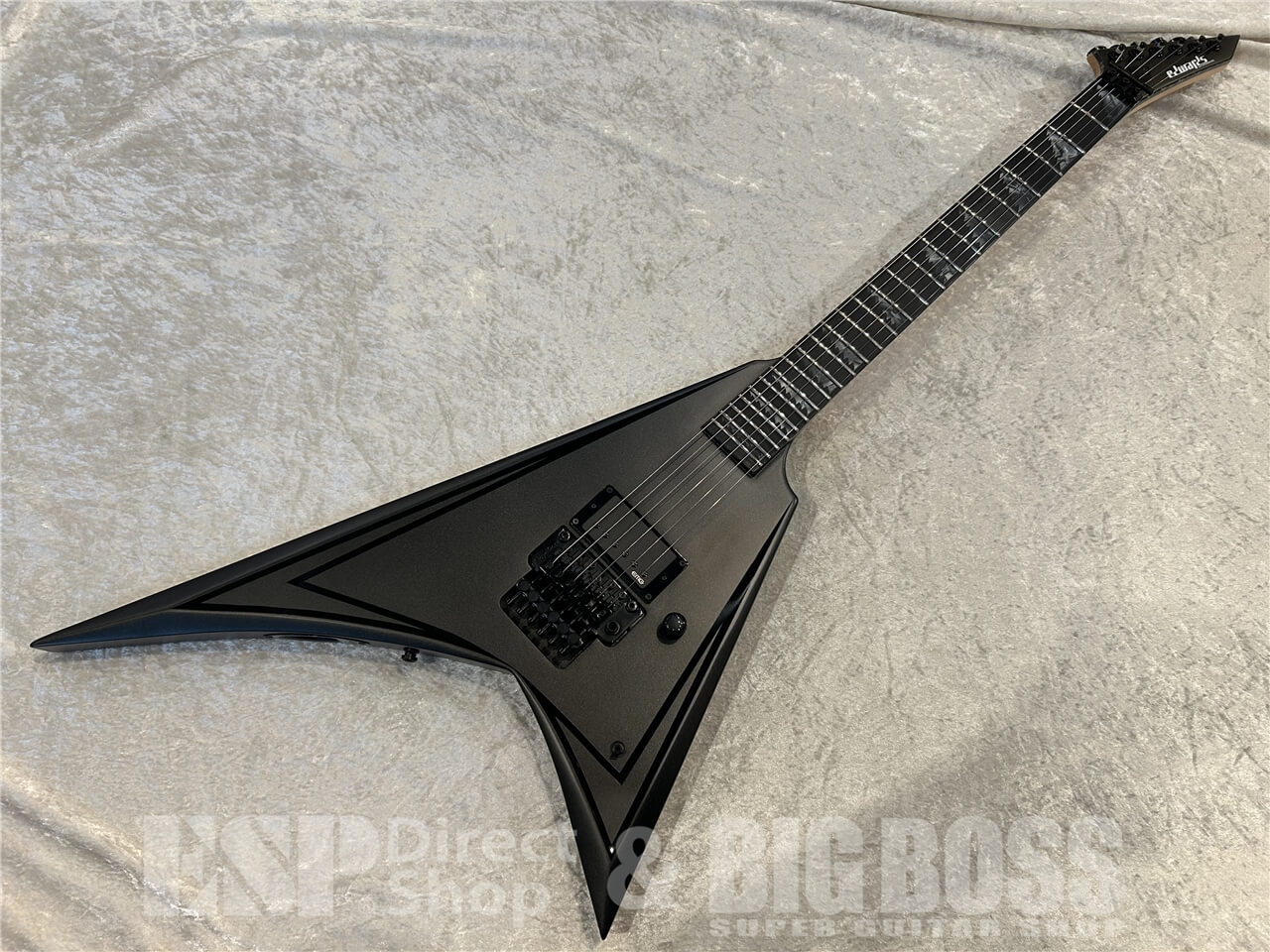 EDWARDS E-ALEXI BLACKY / Metallic Black Satin with Gloss Black