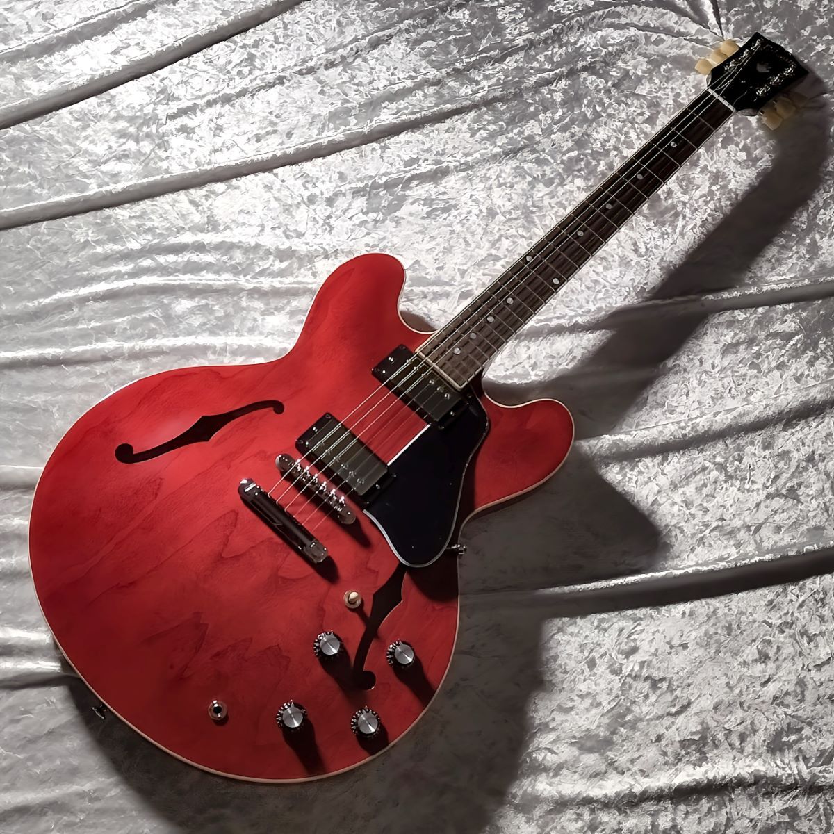 Gibson ES-335 Sixties Cherry セミアコ エレキギター（新品/送料無料）【楽器検索デジマート】