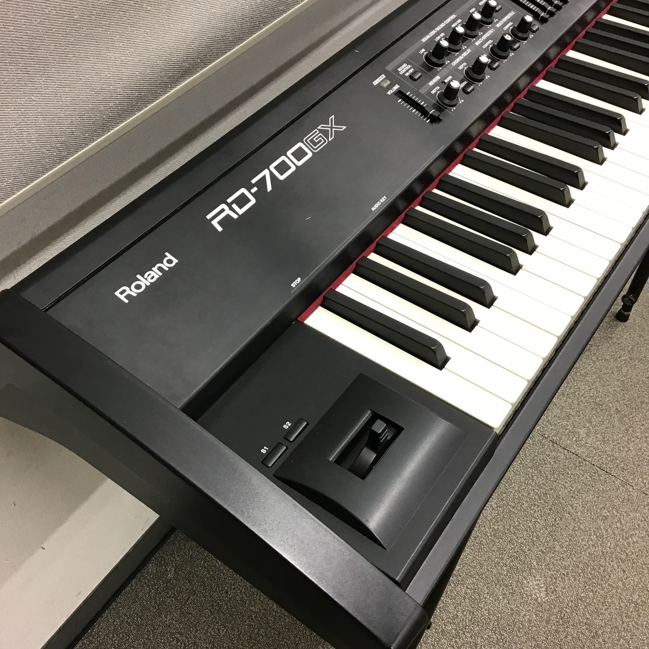 Roland (ローランド)RD-700GX ステージピアノ【中古】（中古）【楽器