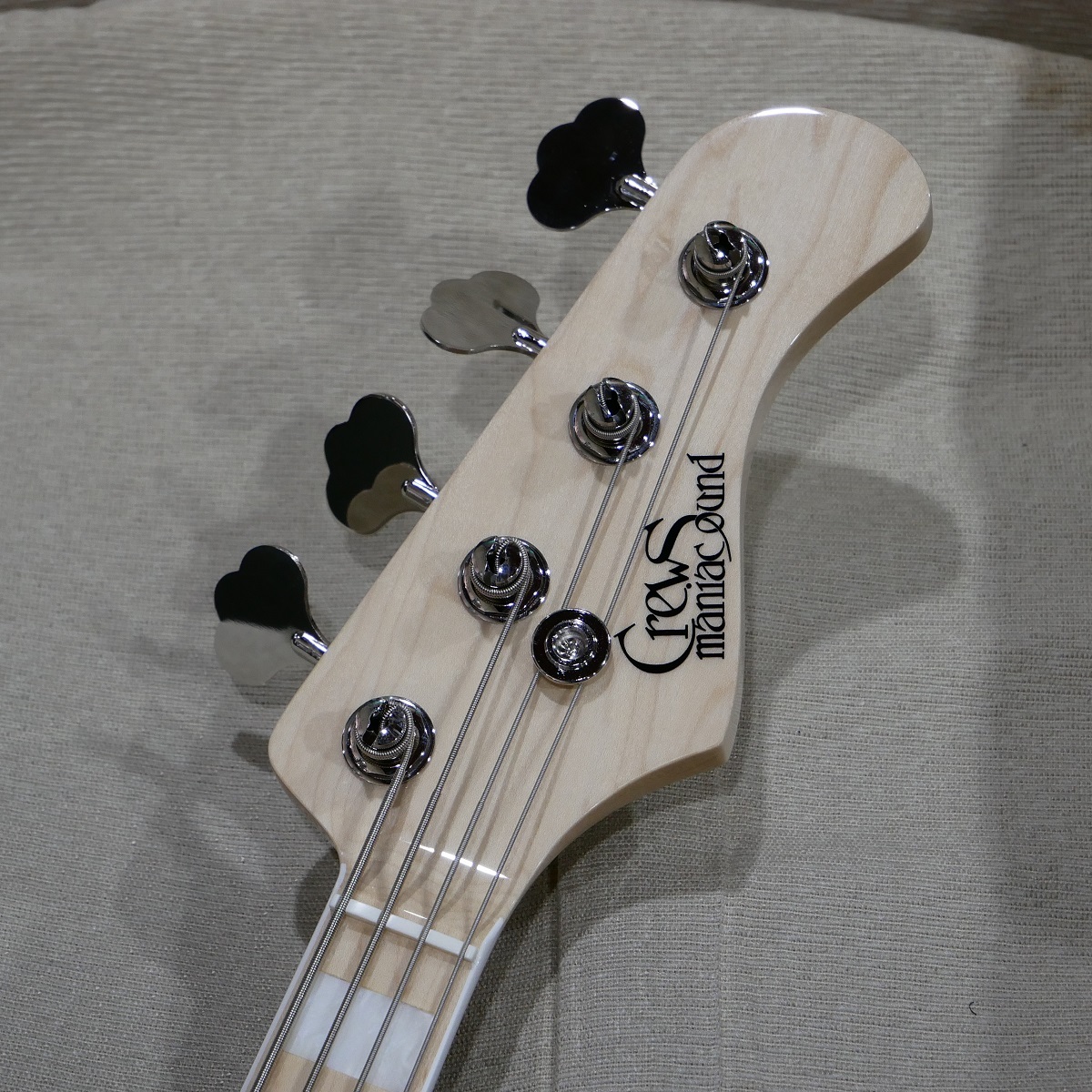 Crews Maniac Sound JB-2004 / Maple Fingerboard / Natural 【4弦