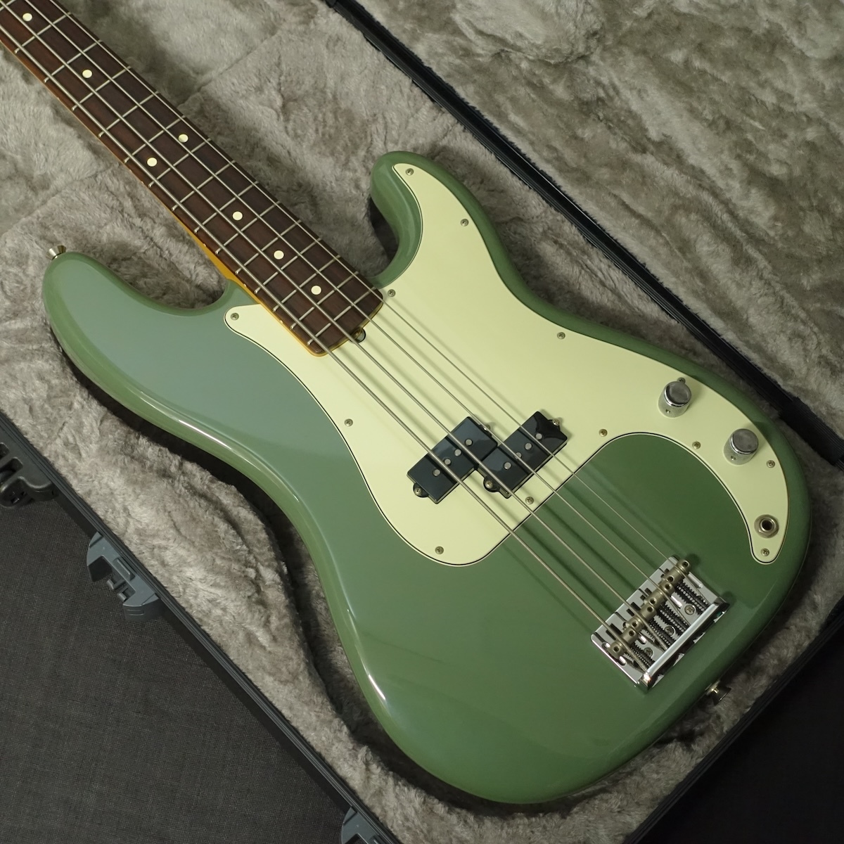 Fender American Professional Precision Bass Antique Olive【2016年