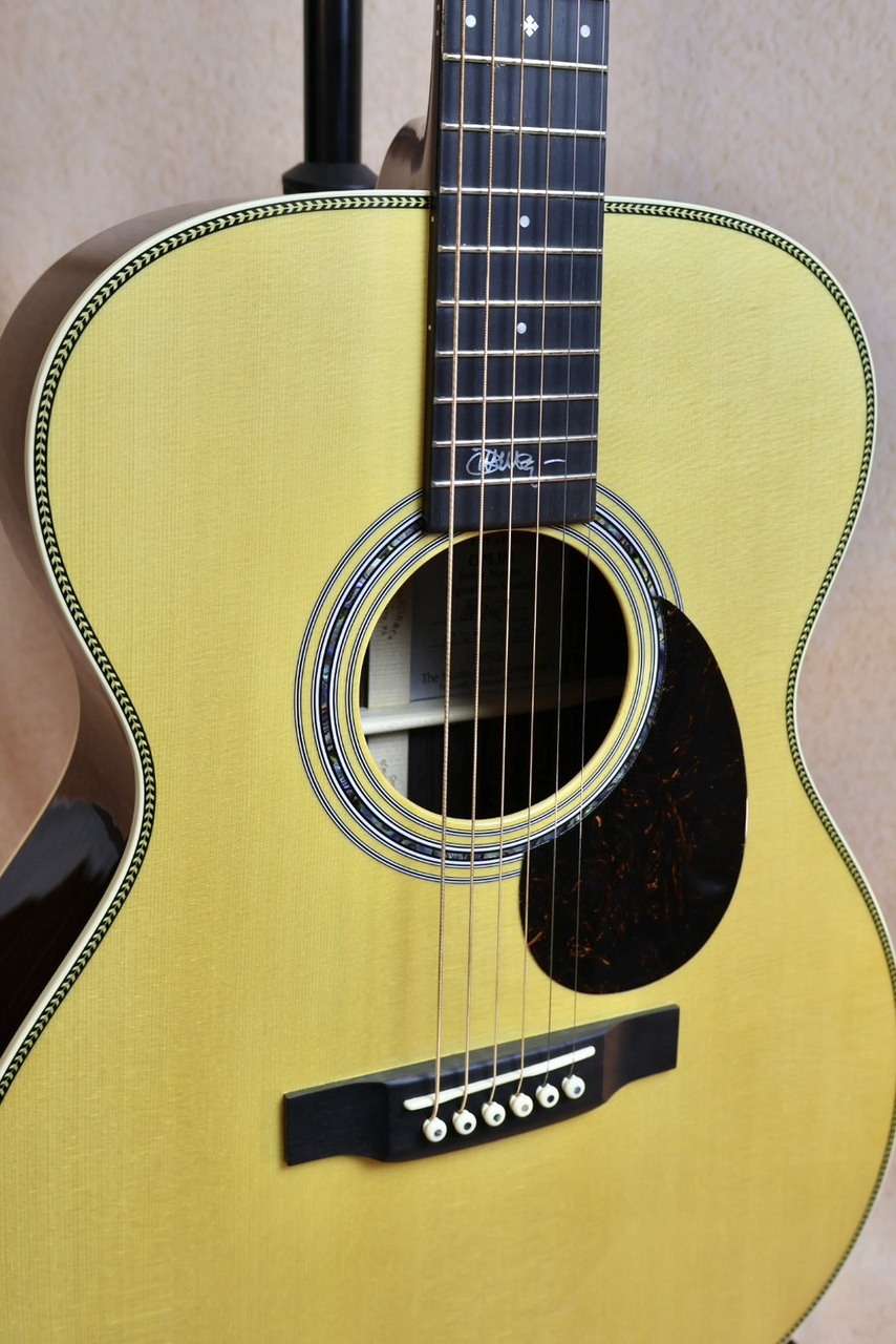 Martin 【2025年製個体】OMJM #2955639【無金利キャンペーン・送料当社