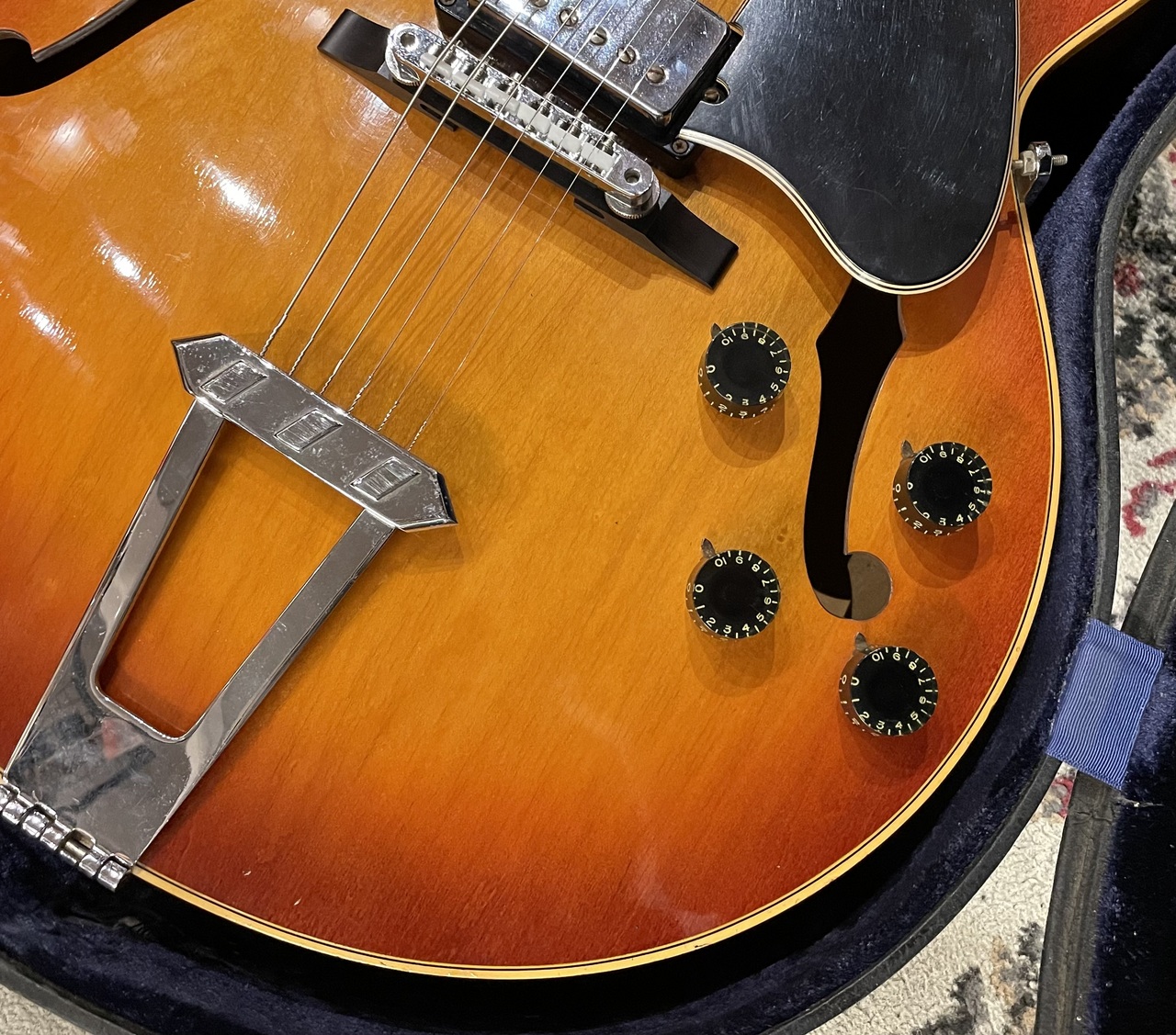 Gibson ES-175D Sunburst 1973年製 ≒3.24kg（ビンテージ）【楽器検索