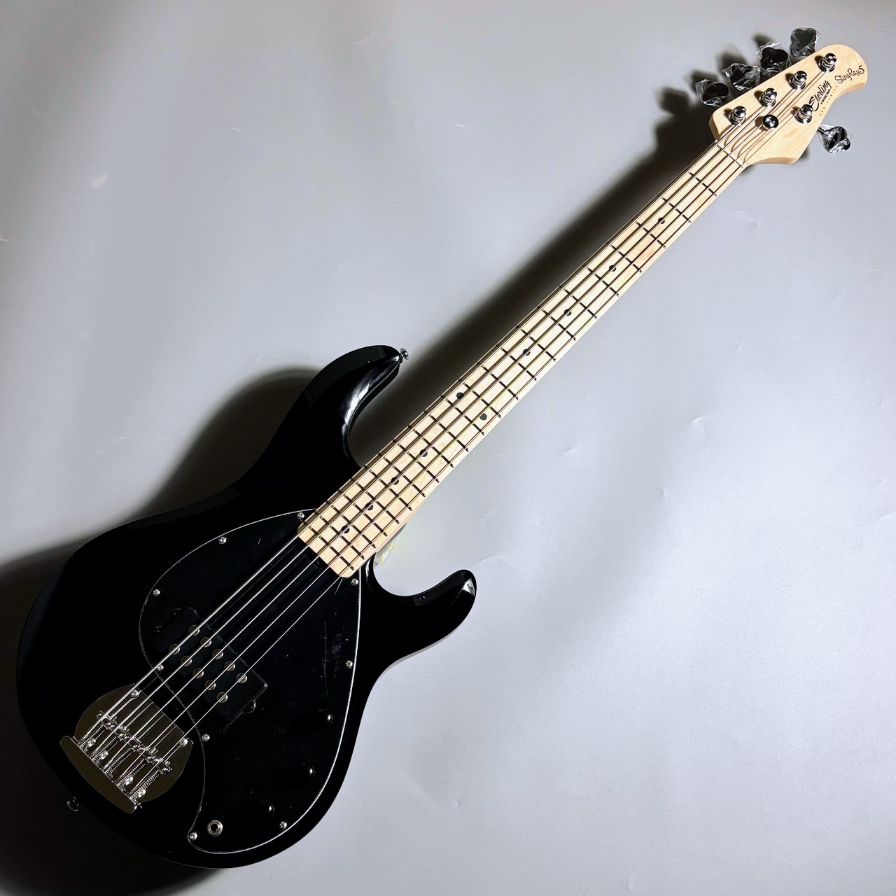 Sterling by MUSIC MAN STINGRAY RAY5 BK 5弦エレキベースSUB RAY5（B